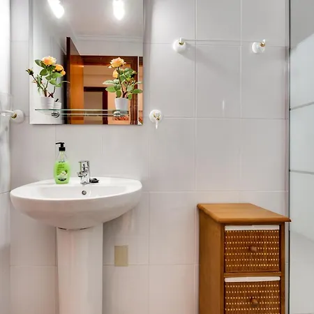 Gumersindo Near The Sea 아파트